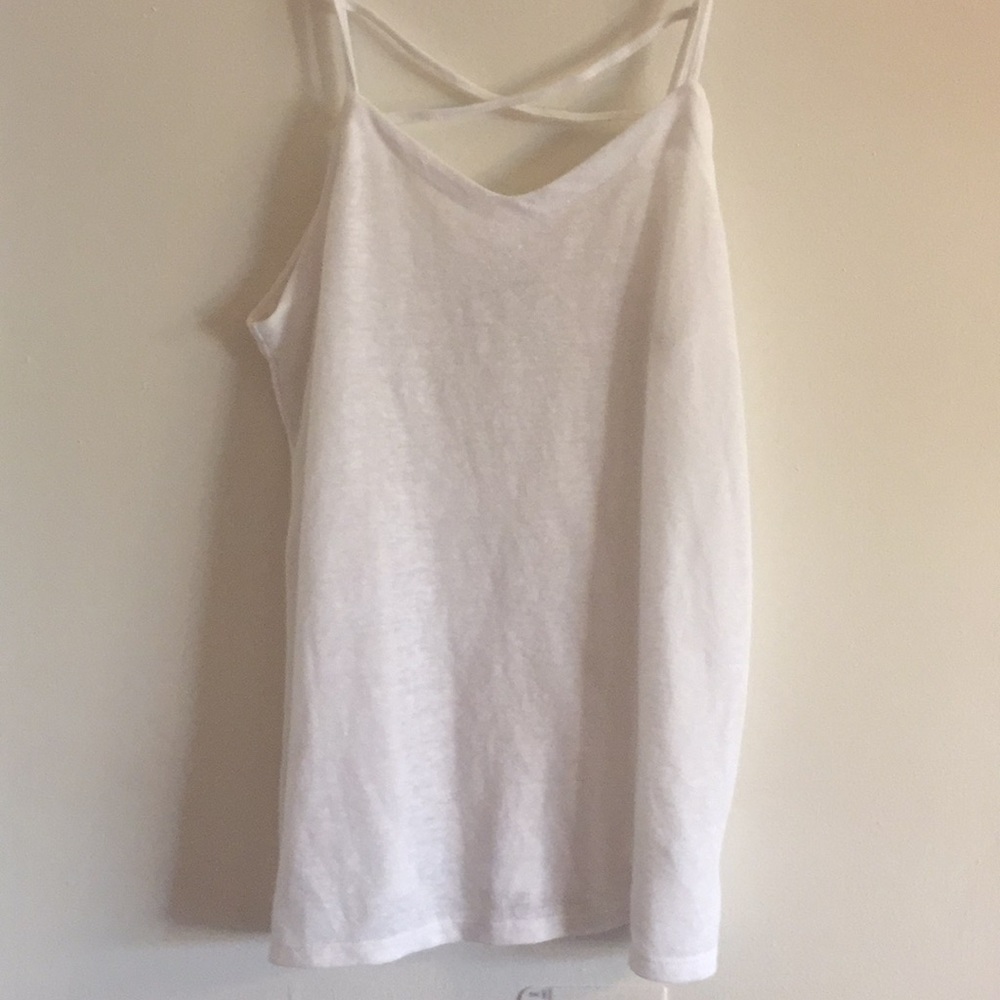 Universal Thread criss-cross cotton tank!